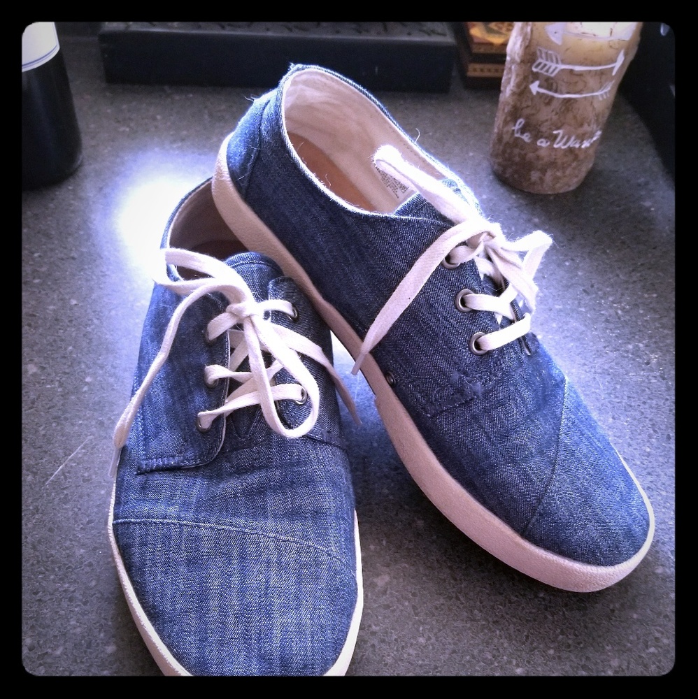 TOMS shoes